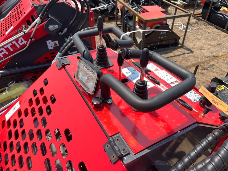 #18387-•-unused-2026-agt-skid-steer-loader-(princeton,-mn)-image-8