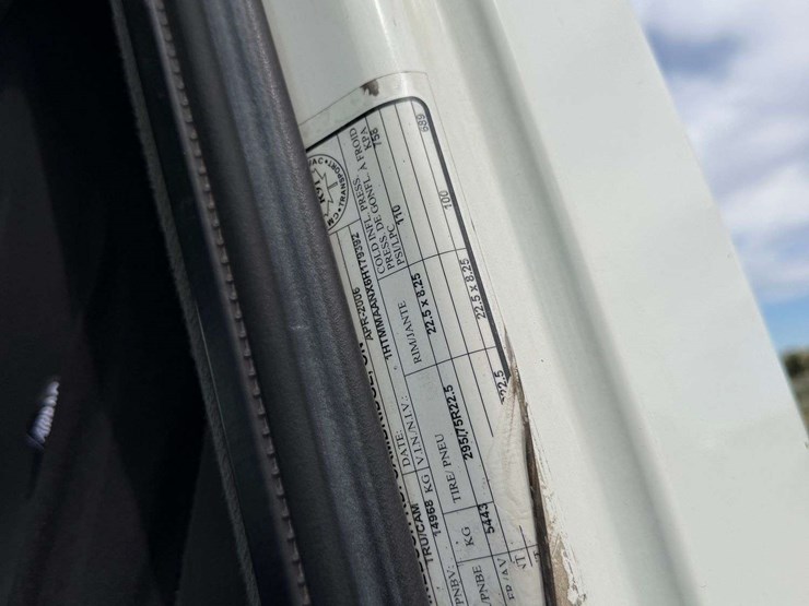 2006-international-durastar-4300-image-49