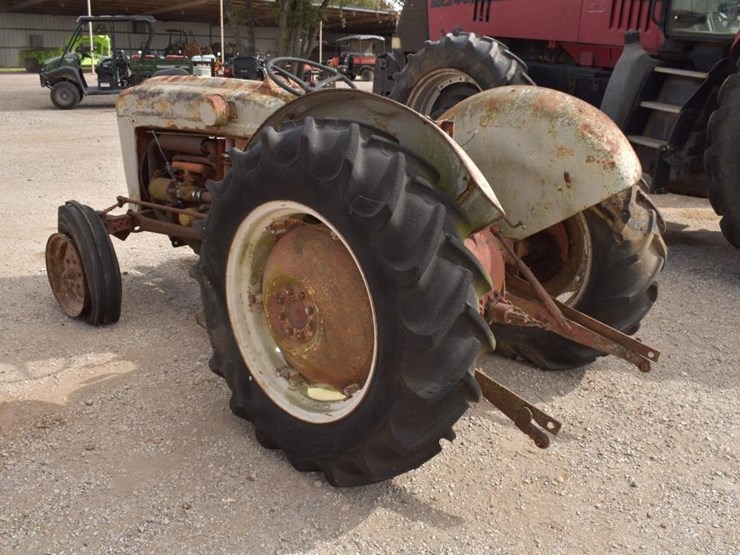 ford-tractor-image-4