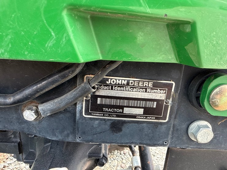 2014-john-deere-2025r-image-46