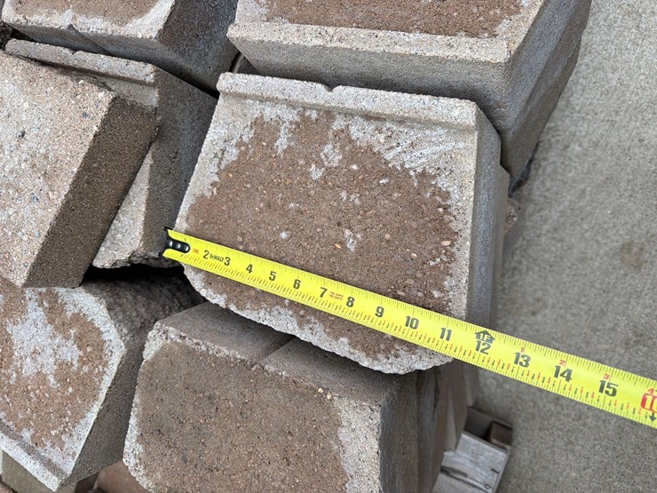 2-pallets-of--landscape-blocks-image-8