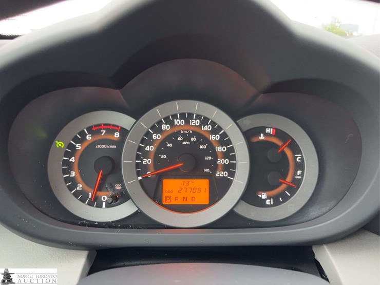 2011-toyota-rav4-image-13