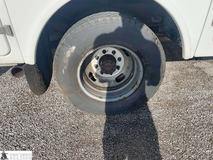 2011-ford-f350-image-19