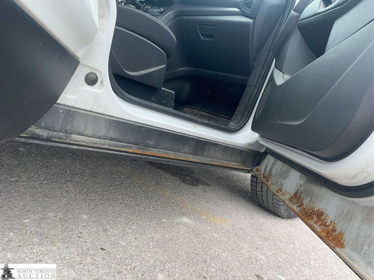 2017-ford-escape-image-30