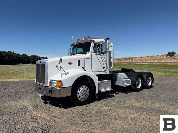 2001-peterbilt-377-image-2