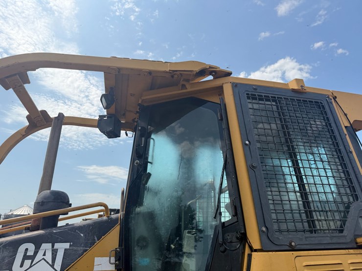 2005-caterpillar-d5g-image-34
