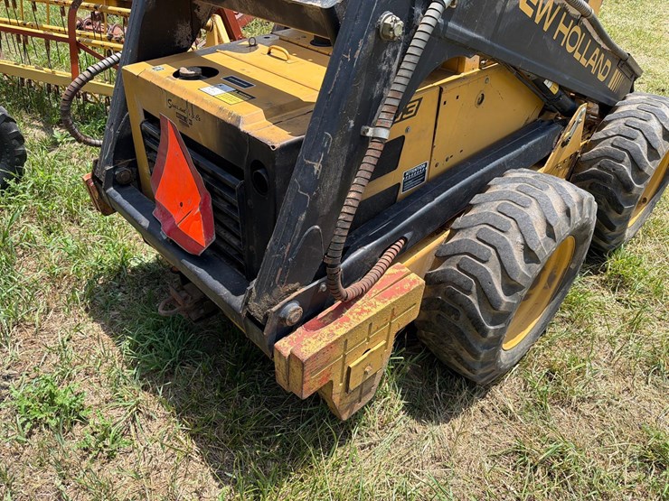new-holland-l553-image-15