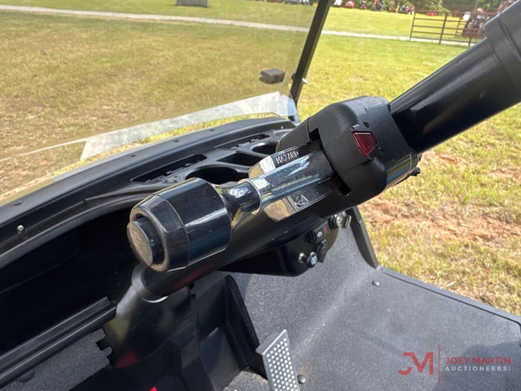 yamaha-4-seater-gas-powered-golf-cart-image-19