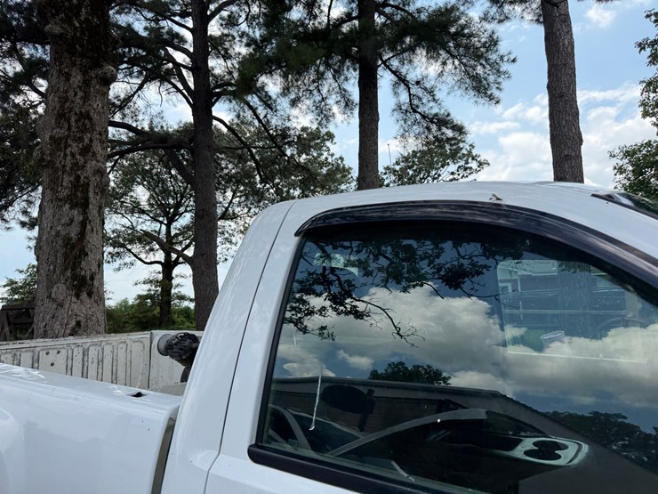 2010-chevrolet-silverado-2500-image-33