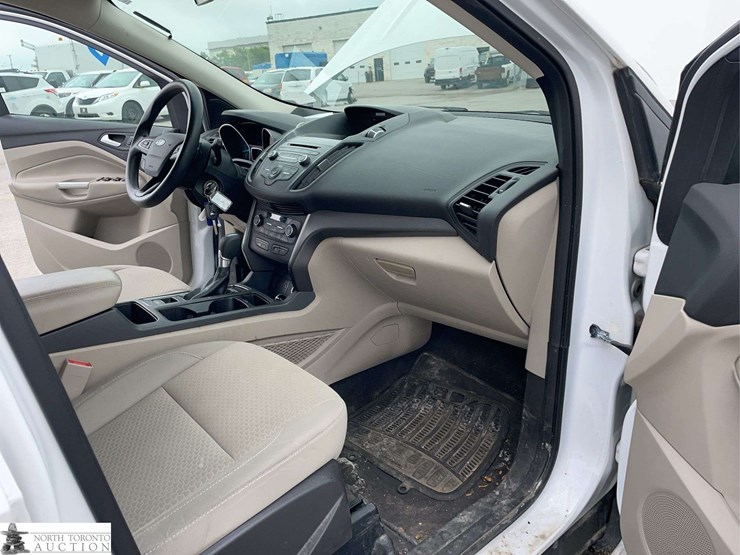 2017-ford-escape-image-17