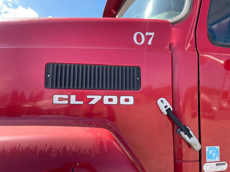 2007-mack-cl700-image-13