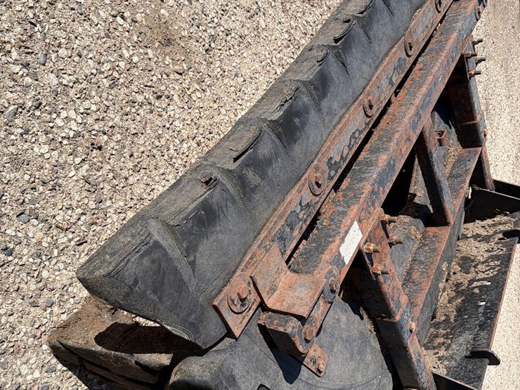 skidloader-quick-tach-80”-tire-scraper-image-5