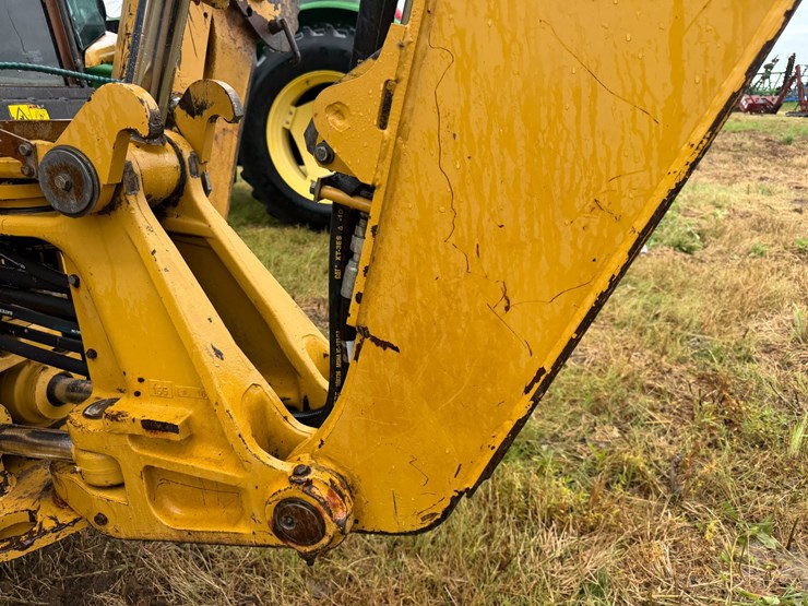 2006-caterpillar-420d-image-38