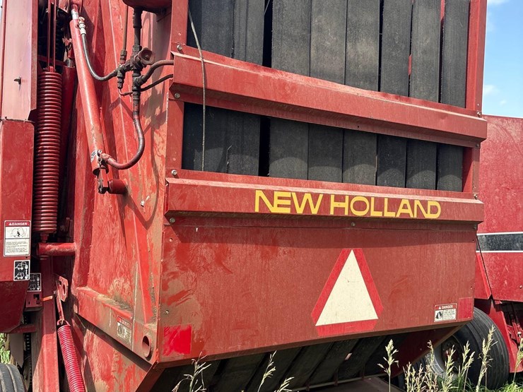 new-holland-660-image-22