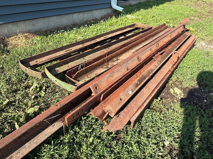 pile-of-assorted-steel-image-6
