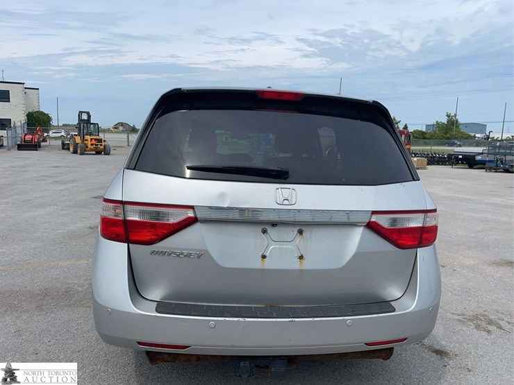 2011-honda-odyssey-image-6
