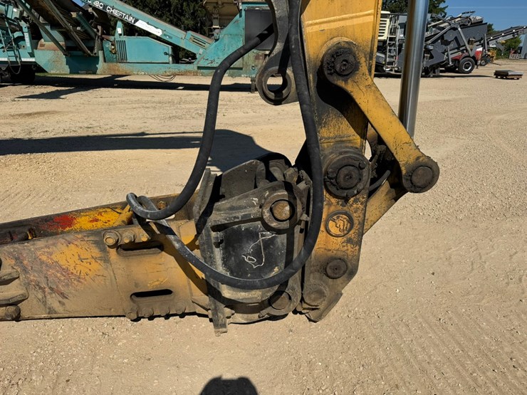 deere-230-lc-image-39