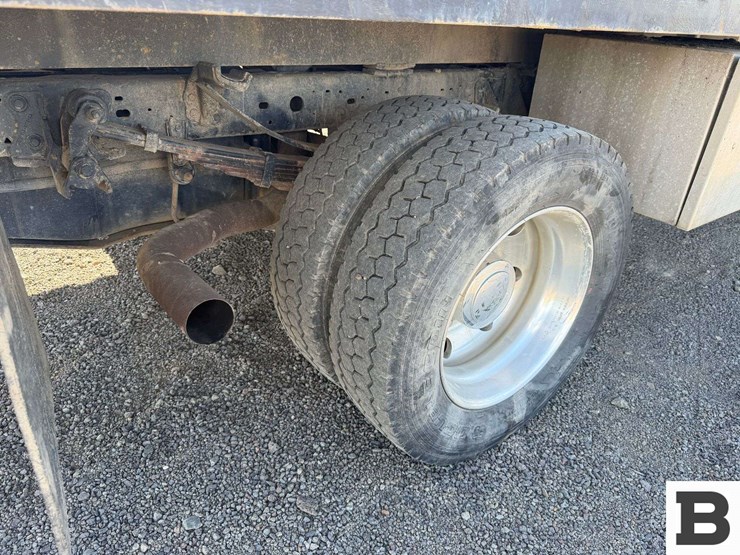 2002-ford-f550-image-23