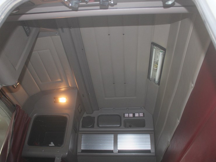 2006-peterbilt-379x-image-61