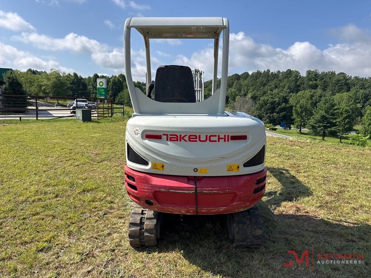 takeuchi-tb230-image-7