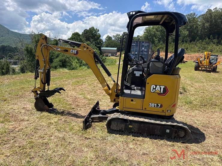 2024-caterpillar-301.7-image-2