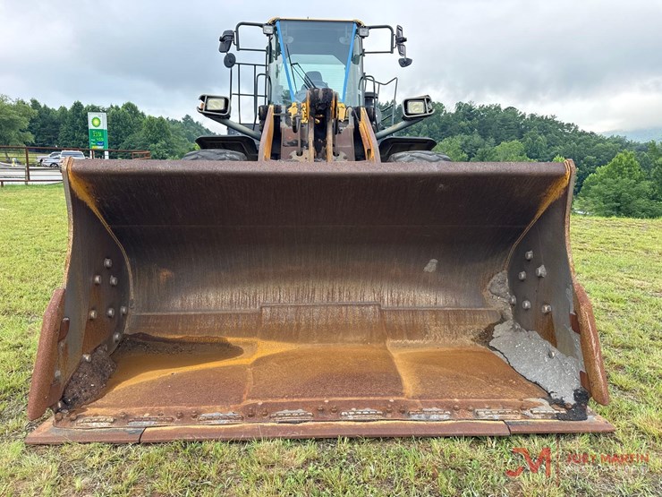 2017-komatsu-wa470-8-image-7