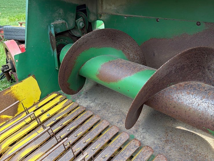 john-deere-327-image-19