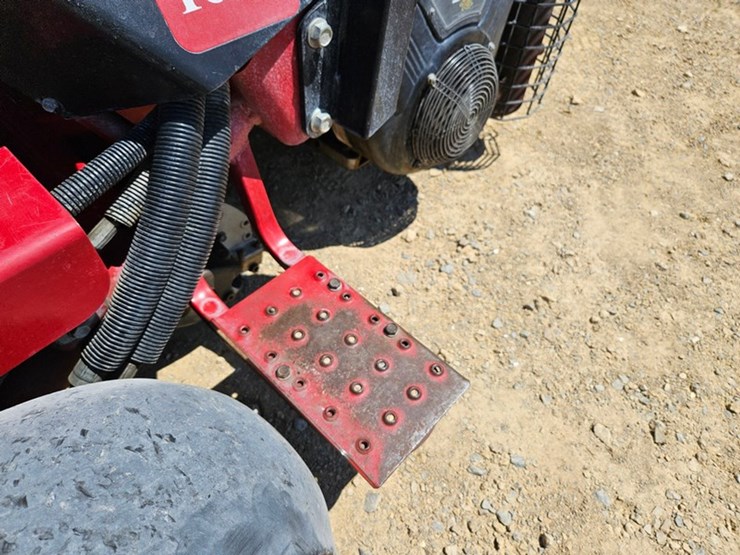 2016-toro-greensmaster-3150-image-13