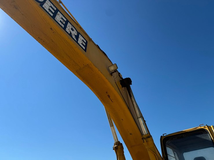 deere-230-lc-image-55