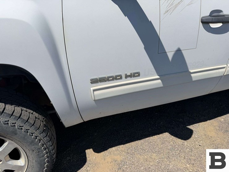 2013-chevrolet-silverado-3500-image-13