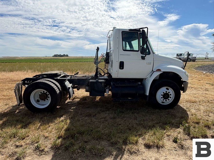 2006-international-durastar-4400-image-10