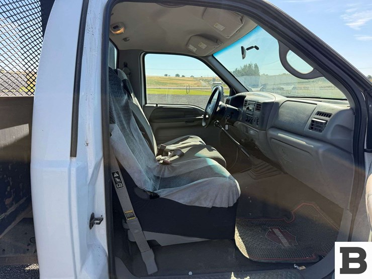 2002-ford-f550-image-28