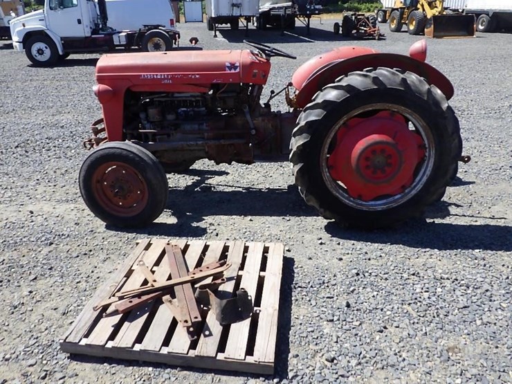 massey-ferguson-mf35-tractor-image-8
