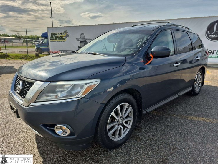 2014-nissan-pathfinder-image-1