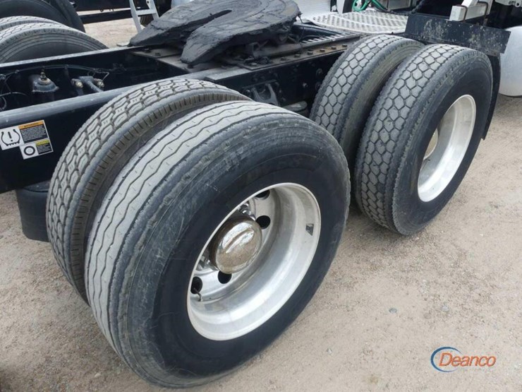2022-kenworth-t680-image-8