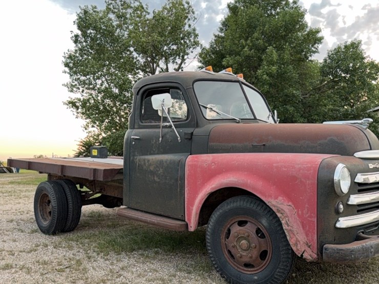 1948-dodge-one-ton-with-flatbed-image-13