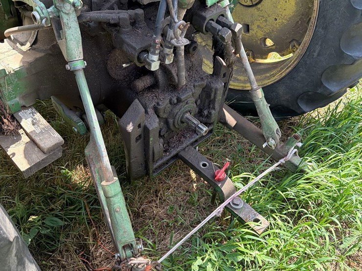 john-deere-3020-image-9