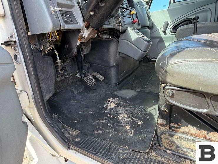 2006-international-durastar-4400-image-45