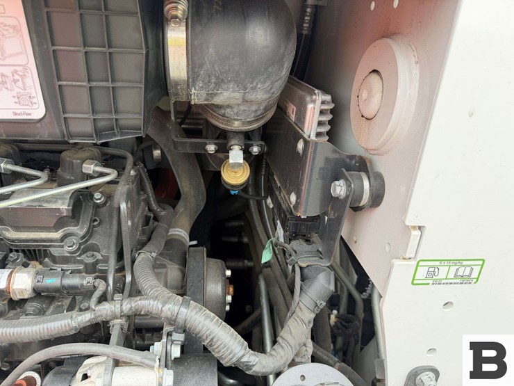 2024-bobcat-t650-image-35