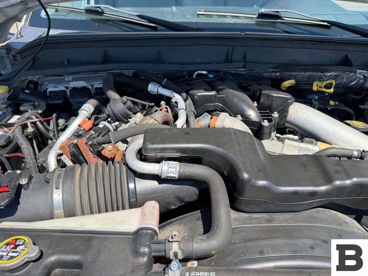 2013-ford-f550-image-39