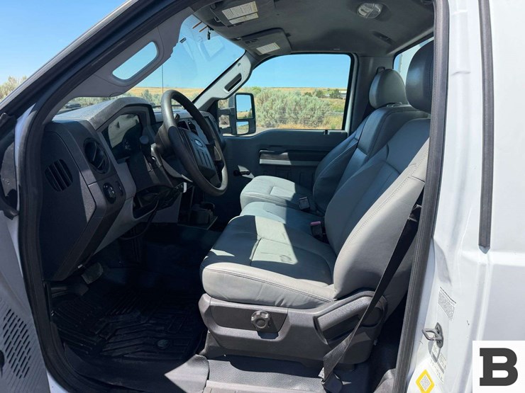 2013-ford-f550-image-41