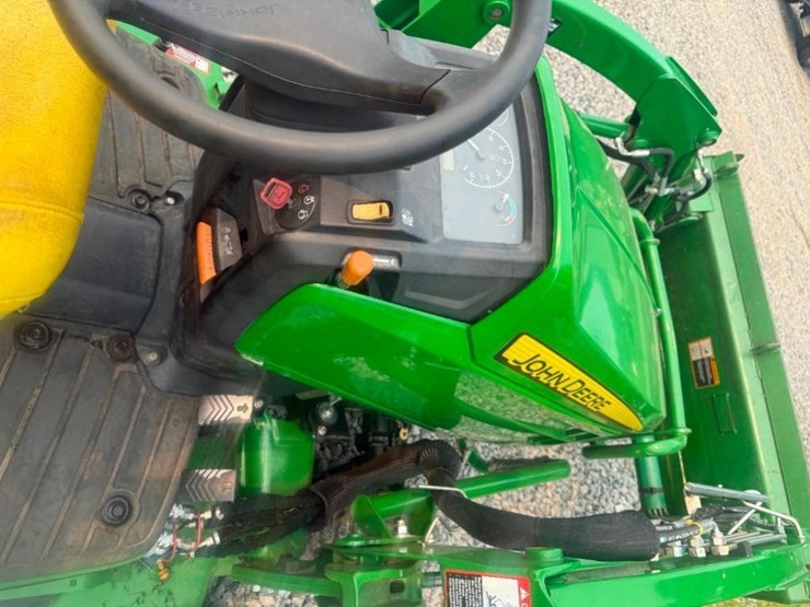 2021-john-deere-1025r-image-8