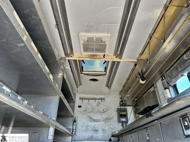 2011-ford-f350-image-27