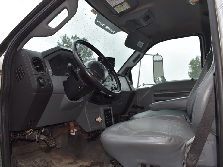 2011-ford-f750-image-23