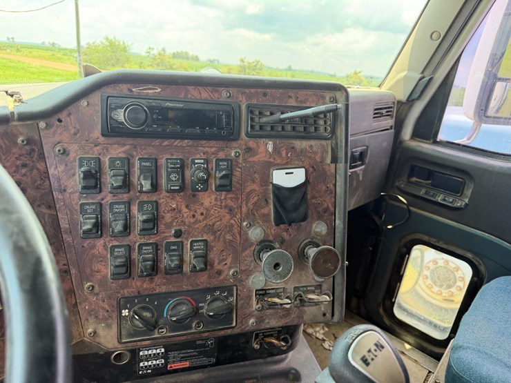 2002-international-9200i-image-69