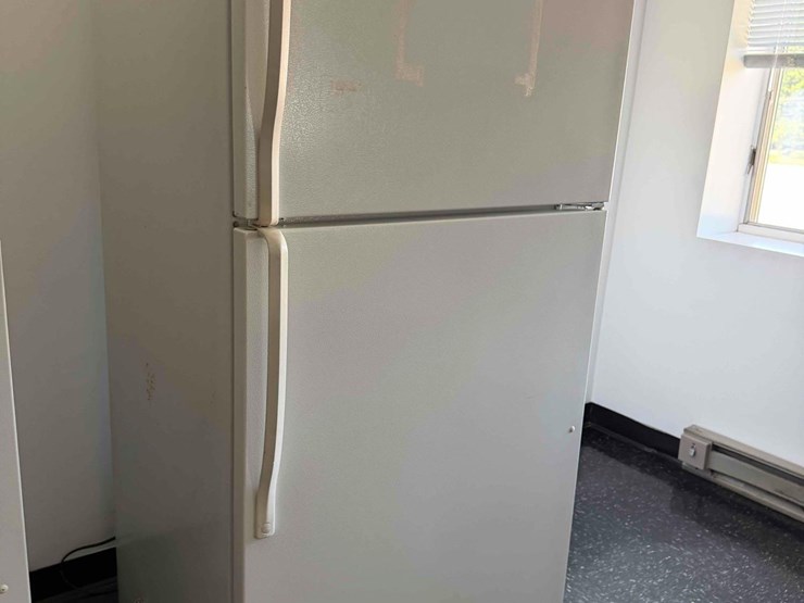 whirlpool-refrigerator/-freezer-combo-image-1