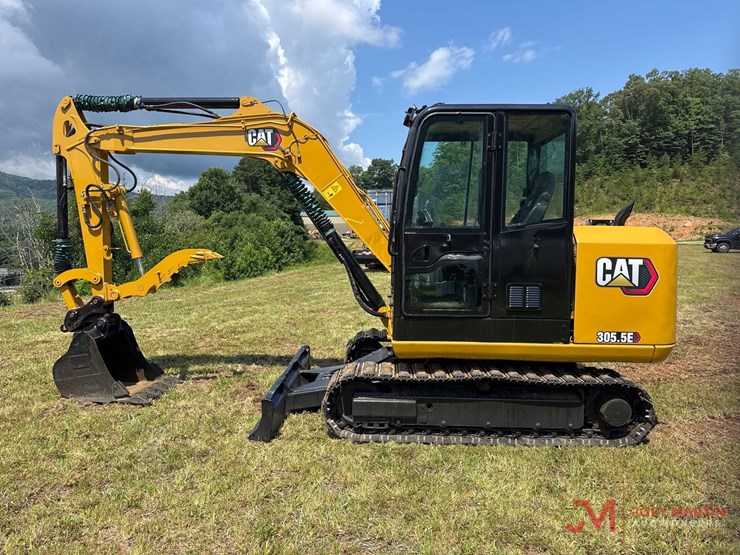 caterpillar-305.5e2-image-2
