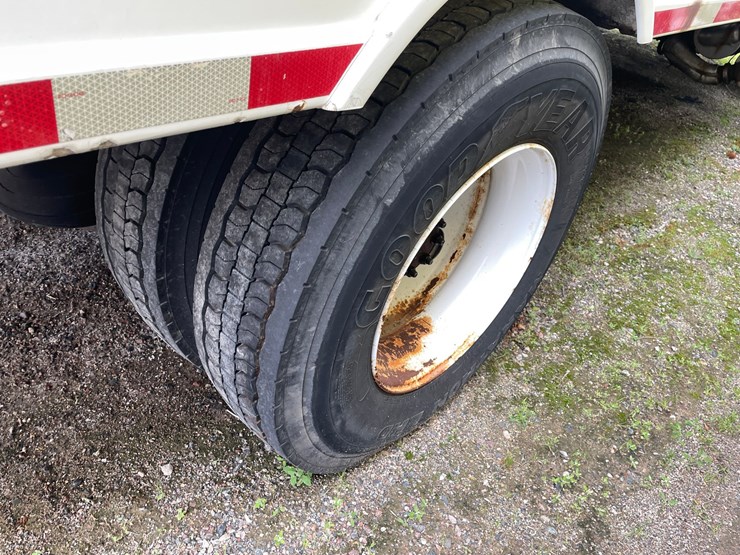 2016-international-durastar-4400-image-7