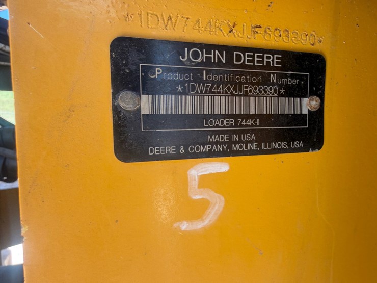 2018-deere-744k-image-14