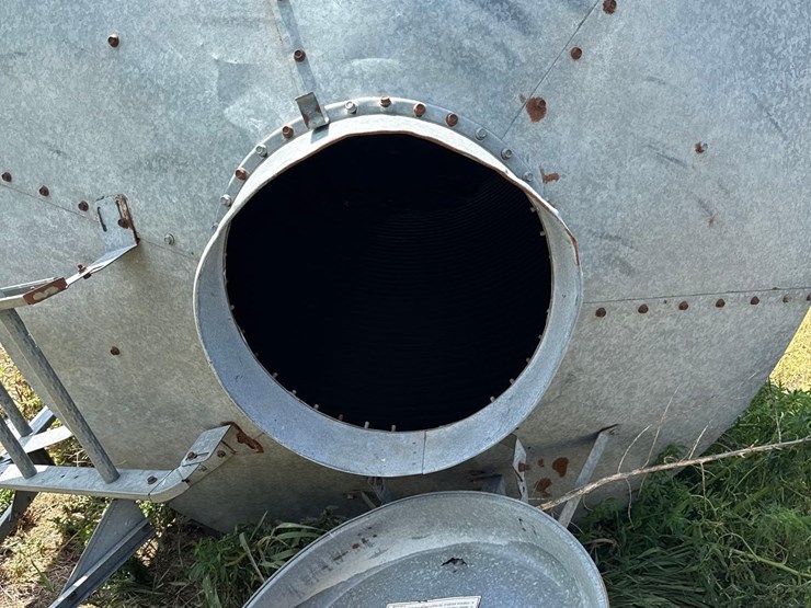 approx-9-ton-chore-time-bulk-bin-image-6